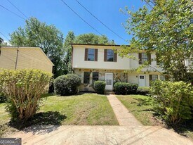 4030 Laurie Jo Dr SW in Marietta, GA - Building Photo