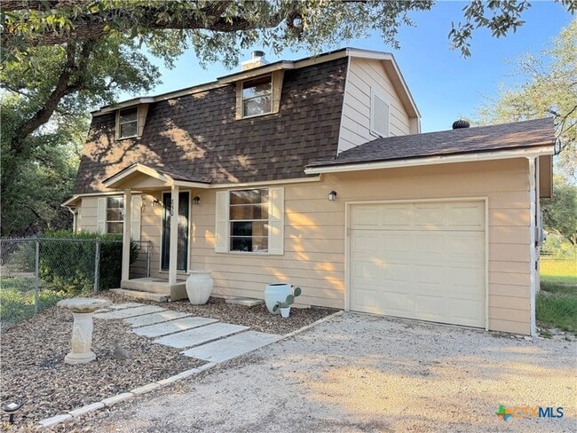 property at 850 Riviera Dr