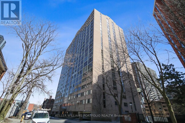 15-2115 Maitland Pl in Toronto, ON - Building Photo - Building Photo
