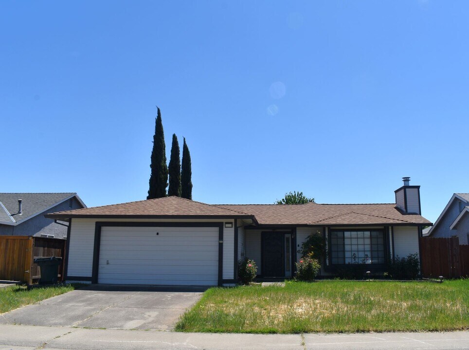 8256 Summer Sunset Dr in Sacramento, CA - Building Photo