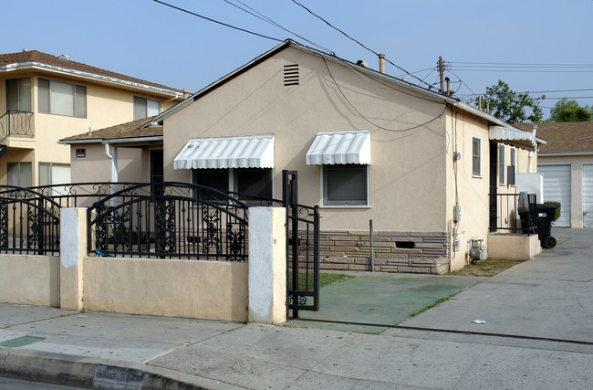 4017 W 111th St in Inglewood, CA - Building Photo - Building Photo