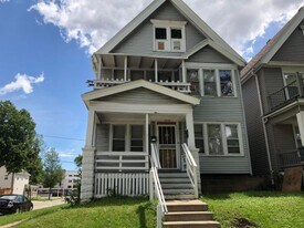 2578 N 34th St in Milwaukee, WI - Building Photo