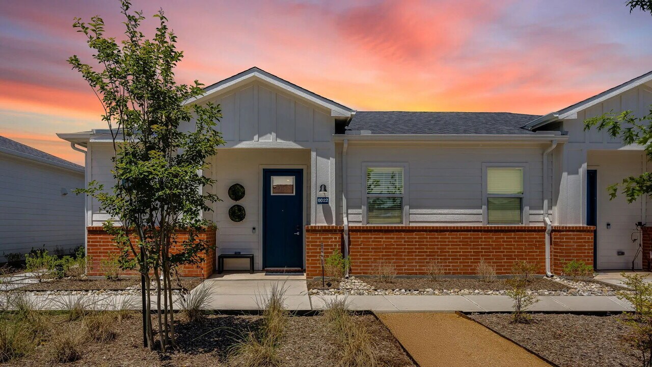 220 W Melissa Rd in Melissa, TX - Building Photo