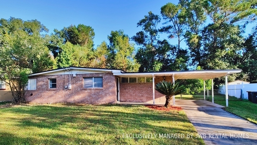 6911 Deauville Rd in Jacksonville, FL - Building Photo