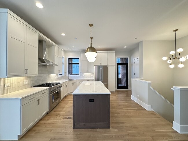 1743 W Le Moyne St, Unit 1 in Chicago, IL - Building Photo - Building Photo