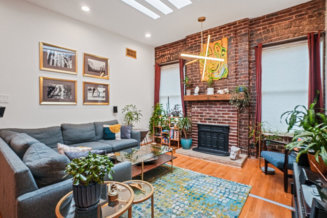 2007 O St NW, Unit #505 in Washington, DC - Building Photo