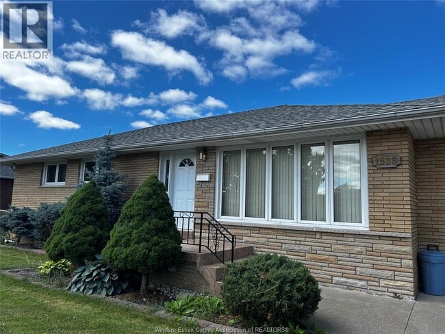 1535 St Patricks Ave in Windsor, ON - Building Photo - Building Photo