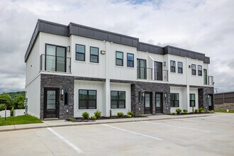Hickory Grove in Clarksville, TN - Building Photo - Building Photo