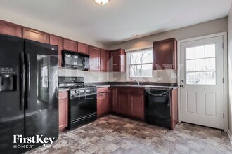 612 Bonner Rd in Wauconda, IL - Foto de edificio - Building Photo