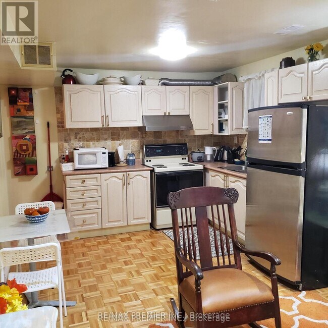 28 Rotary Dr in Toronto, ON - Building Photo - Building Photo