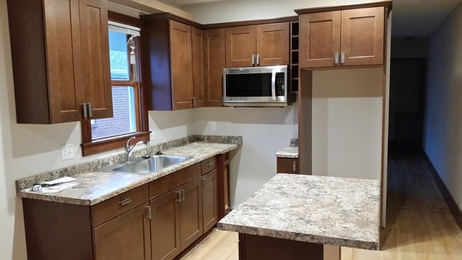 2045 E Washington Ave, Unit 3
