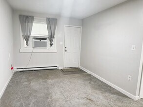 2252 Reuben St in Virginia Beach, VA - Building Photo - Building Photo