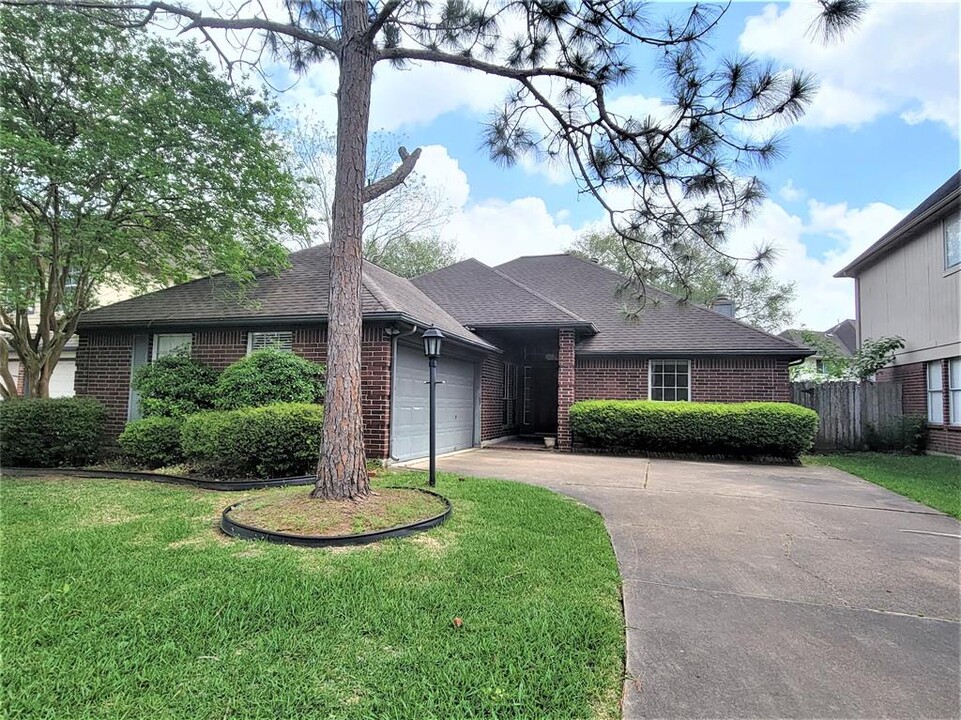 1418 Indian Autumn Trce in Houston, TX - Building Photo