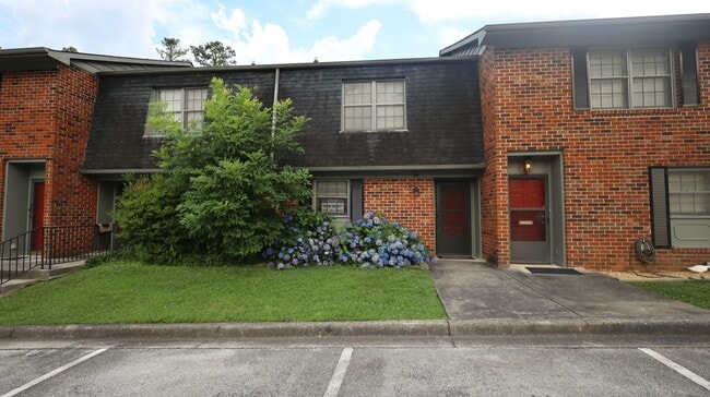 1961 Meadowbrook Cir