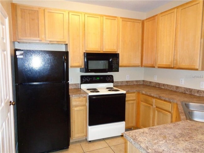 10205 Courtney Palms Blvd in Tampa, FL - Building Photo - Building Photo