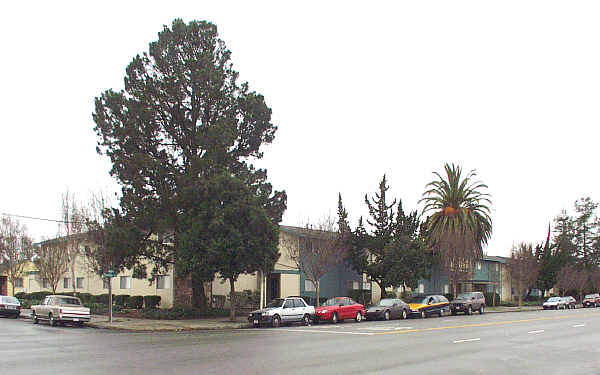 On Broadway Apartments in Fairfield, CA - Building Photo