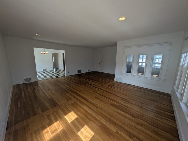105 Helen St in Binghamton, NY - Building Photo - Building Photo