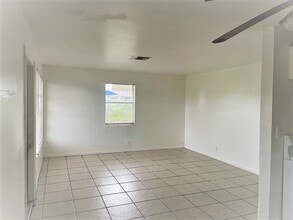1681 W 29th St in West Palm Beach, FL - Building Photo - Building Photo