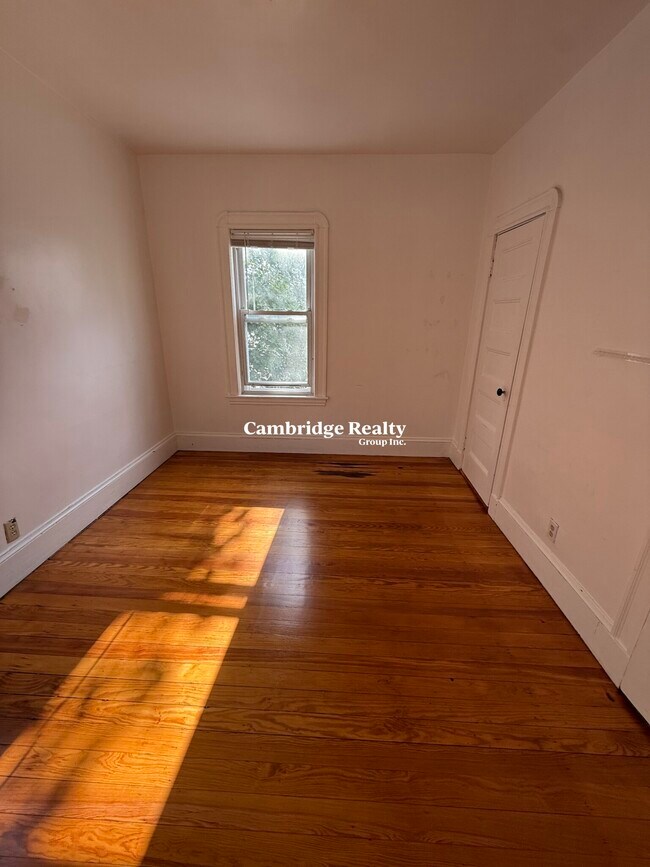 42 Holyoke Rd, Unit 2 in Somerville, MA - Building Photo - Building Photo