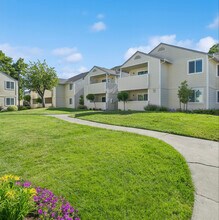 Emerald Pointe in Rohnert Park, CA - Building Photo - Building Photo
