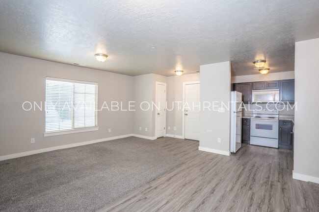 property at 1906 N Geneva Rd