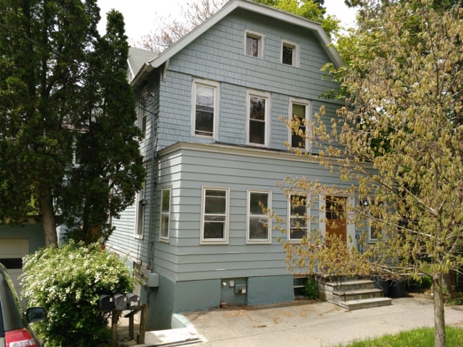 property at 206 Schuyler Pl