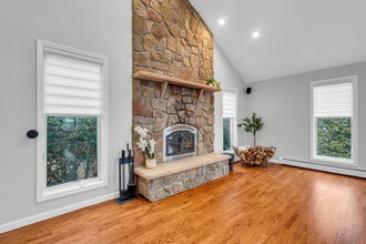 6 Buchanan Ln in Stony Point, NY - Foto de edificio - Building Photo