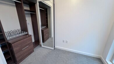 450 S Main St, Unit 801 in Seattle, WA - Building Photo - Building Photo