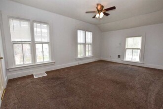 309 Waugoo Ave in Oshkosh, WI - Building Photo - Building Photo