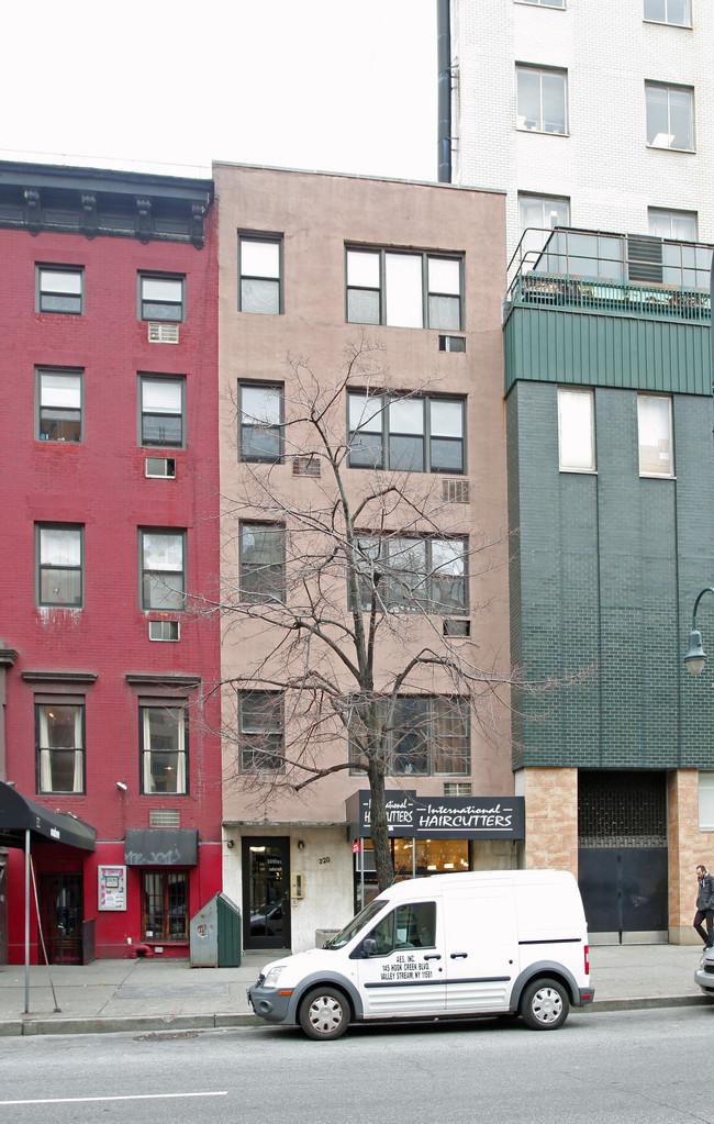 320 E 14th St in New York, NY - Building Photo - Building Photo