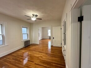 173 Everett St in Boston, MA - Building Photo - Building Photo