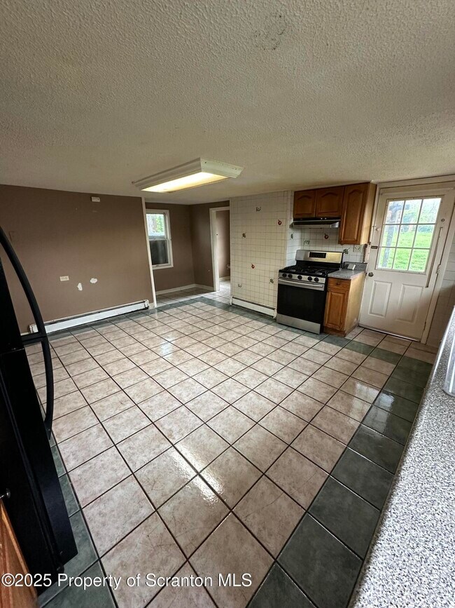 704 Hazle St in Wilkes-Barre, PA - Building Photo - Building Photo
