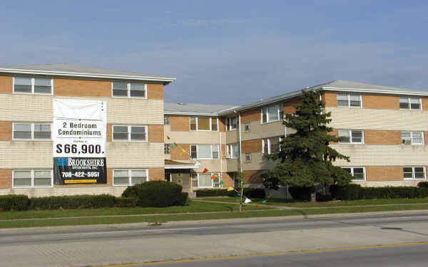 10120-10126 S Pulaski Rd in Oak Lawn, IL - Building Photo