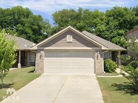 201 Bermuda Lakes Dr in Meridianville, AL - Building Photo