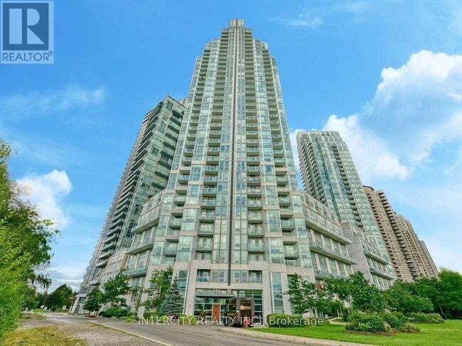 property at 220-220 Burnhamthorpe Rd W