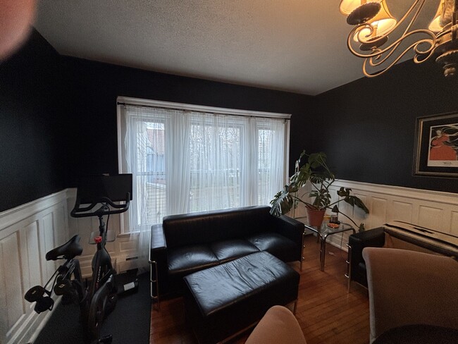 35 Ashland Ave, Unit 4 in Buffalo, NY - Building Photo - Building Photo