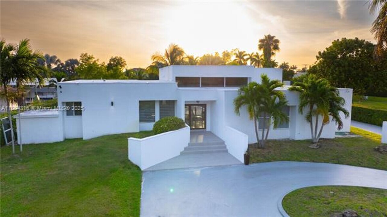 290 NW 125th Ave in Miami, FL - Building Photo