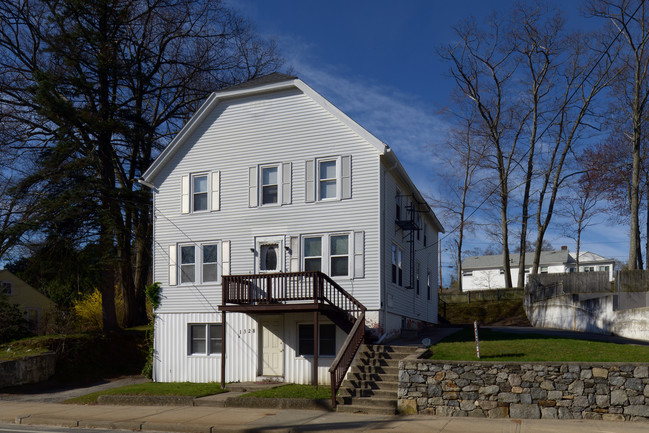 1328 Douglas Ave in North Providence, RI - Building Photo - Building Photo