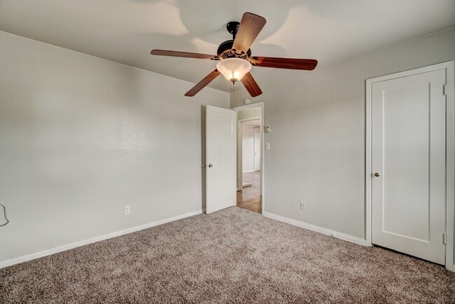 534 Monroney Dr in Midwest City, OK - Building Photo - Building Photo