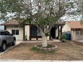 6648 Fredonia Dr in Las Vegas, NV - Building Photo