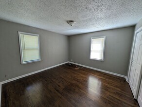500 W Southside Blvd in Independence, MO - Building Photo - Building Photo