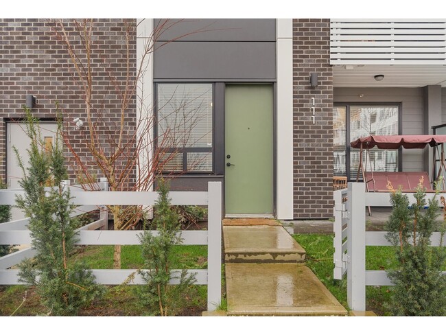 15848-15848 Fraser Hwy in Surrey, BC - Building Photo - Building Photo
