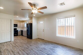 615 S Santa Rita Ave in Tucson, AZ - Foto de edificio - Building Photo