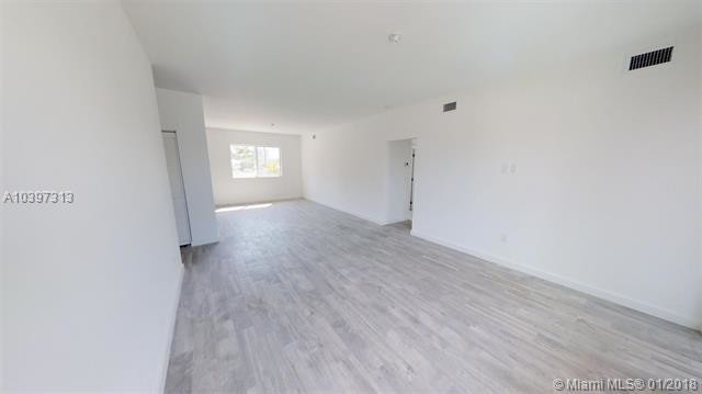 321 S Shore Dr-Unit -12 in Miami Beach, FL - Foto de edificio