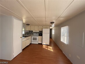 8028 Breeze Dr in North Fort Myers, FL - Building Photo - Building Photo