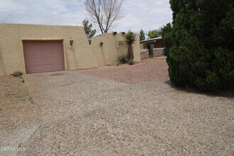10711 Ivanhoe Dr in El Paso, TX - Building Photo - Building Photo