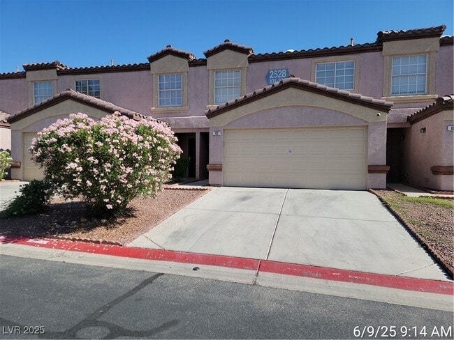2528 Sierra Bello Ave in Las Vegas, NV - Foto de edificio - Building Photo