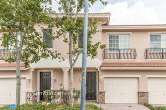 251 Las Brisas Cir in Weston, FL - Building Photo - Building Photo