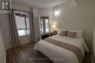 2360 Clearside Ct in Pickering, ON - Building Photo - Building Photo