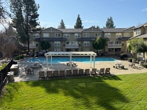 Greystone Apartments in Davis, CA - Building Photo - Building Photo